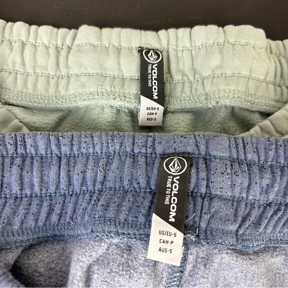 Volcom | Bundle of 2 Cloth Shorts - Picture 2 of 6